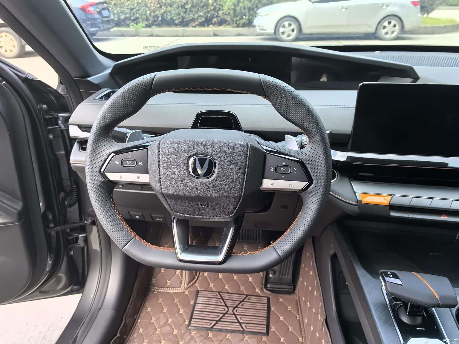 Changan UNI-V, 2024 6
