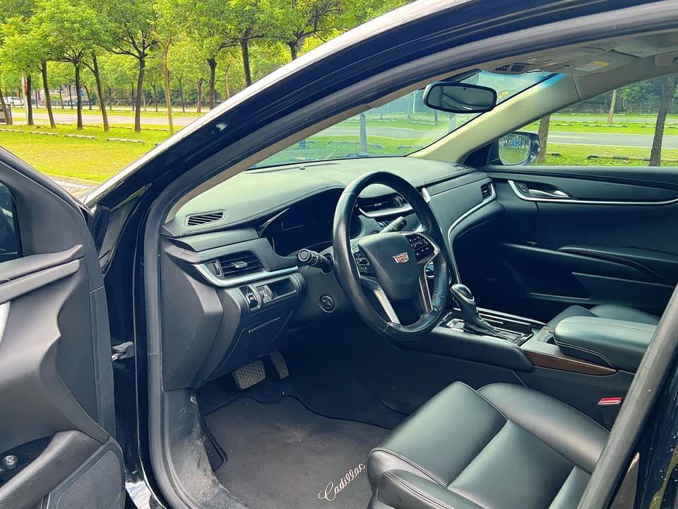 Cadillac XTS