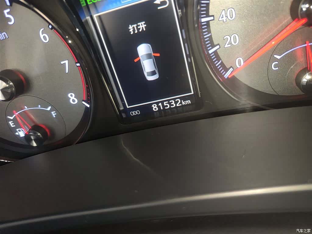 Toyota Crown, 2018 все фото