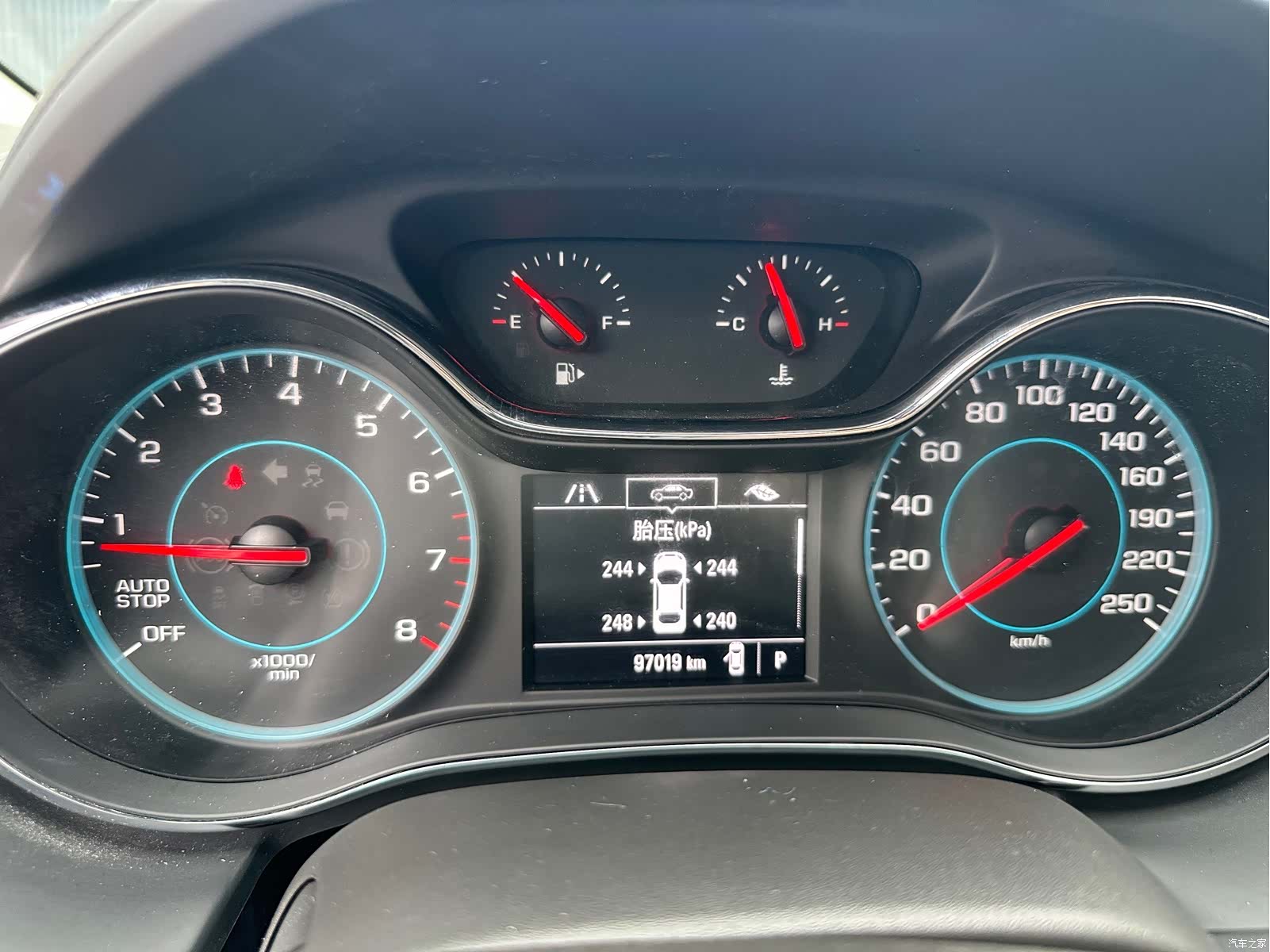 Chevrolet 320, 2018 9