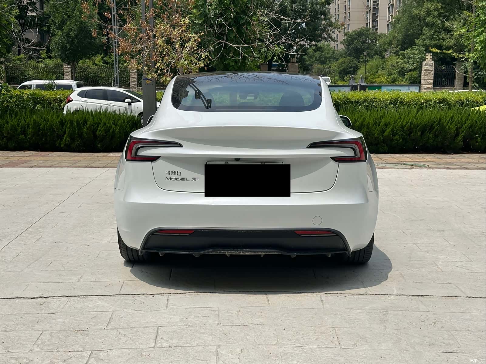 Tesla Model 3, 2025 4