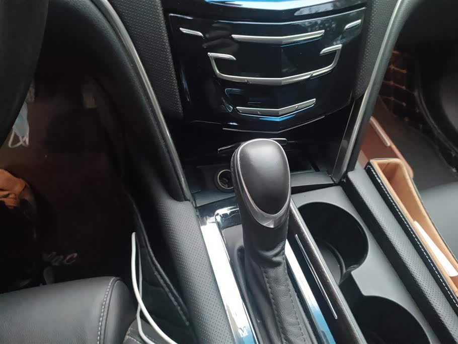 Cadillac XTS