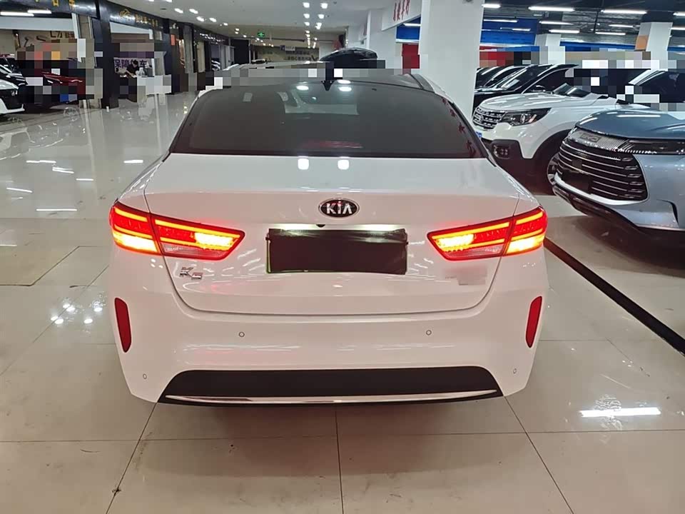 Kia K5