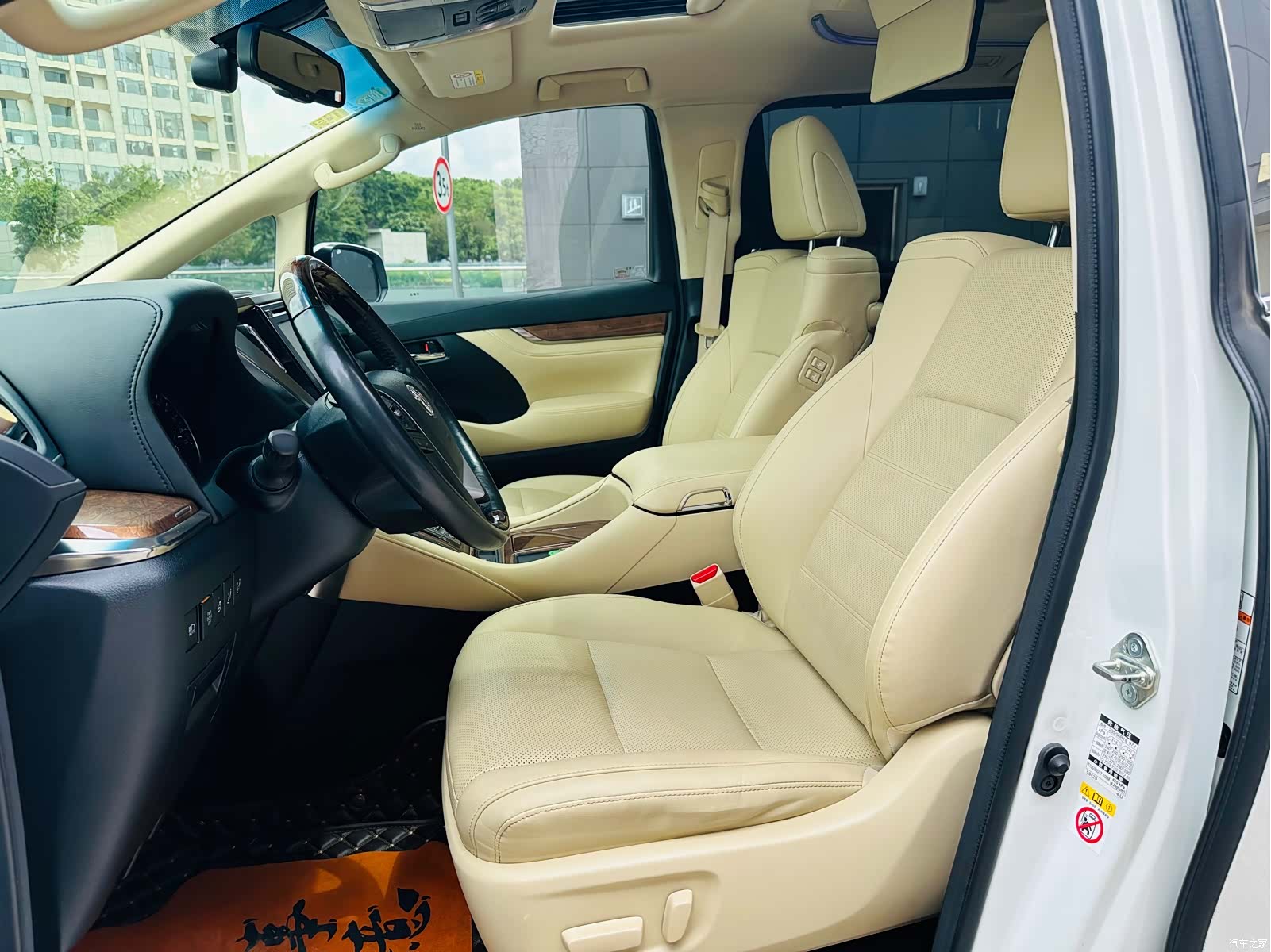 Toyota Alphard, 2017 9