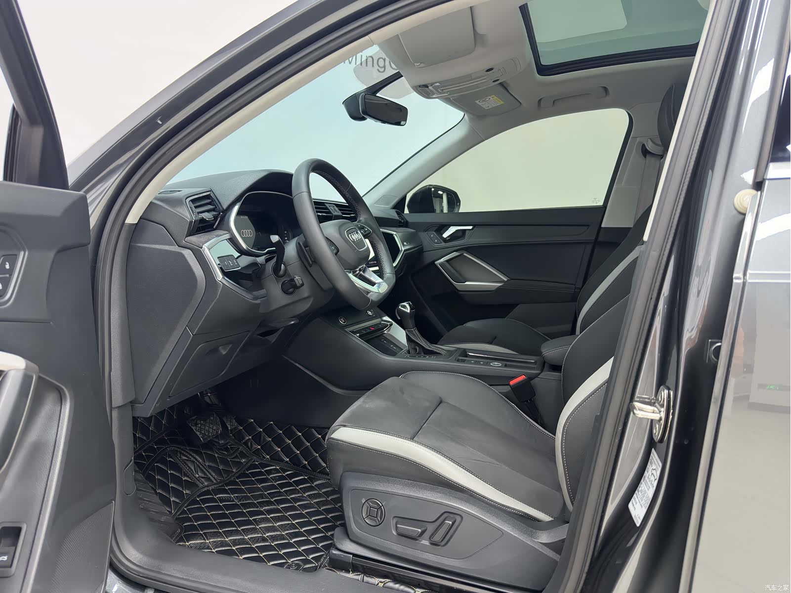 Audi Q3, 2022 10