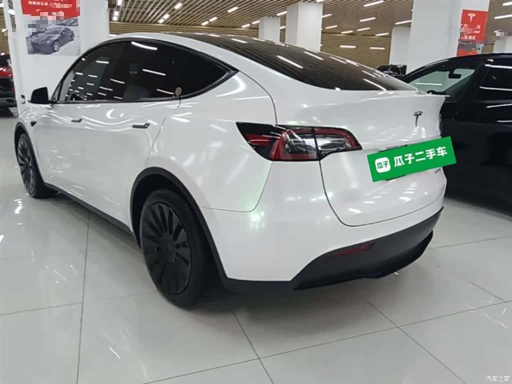 Tesla Model Y, 2023 все фото