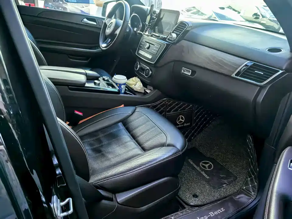 Mercedes-Benz GLE Mercedes-Benz GLE