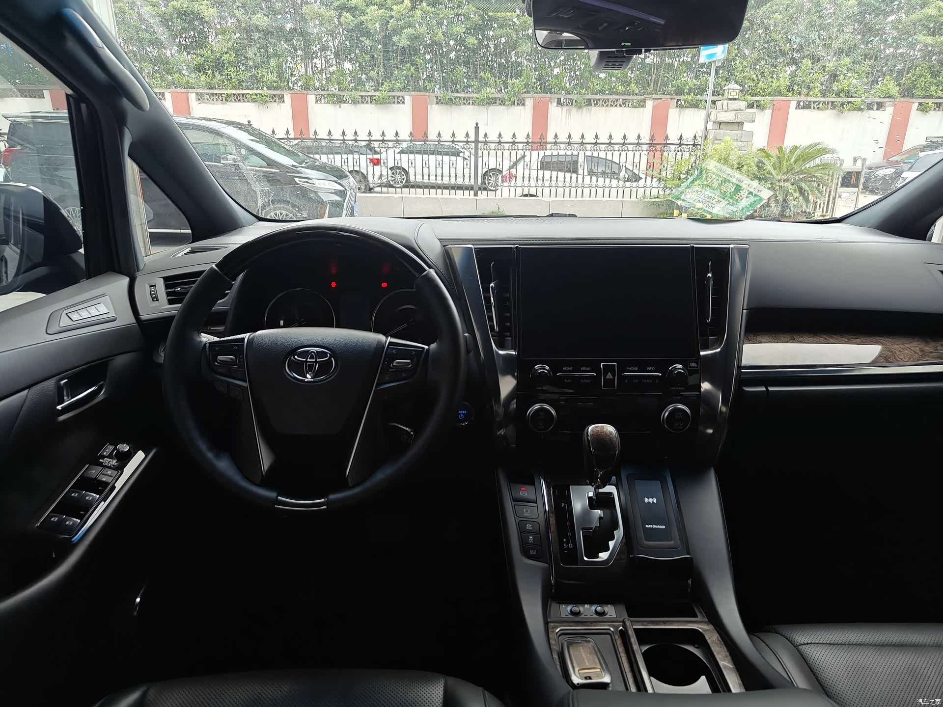Toyota Alphard, 2020 12