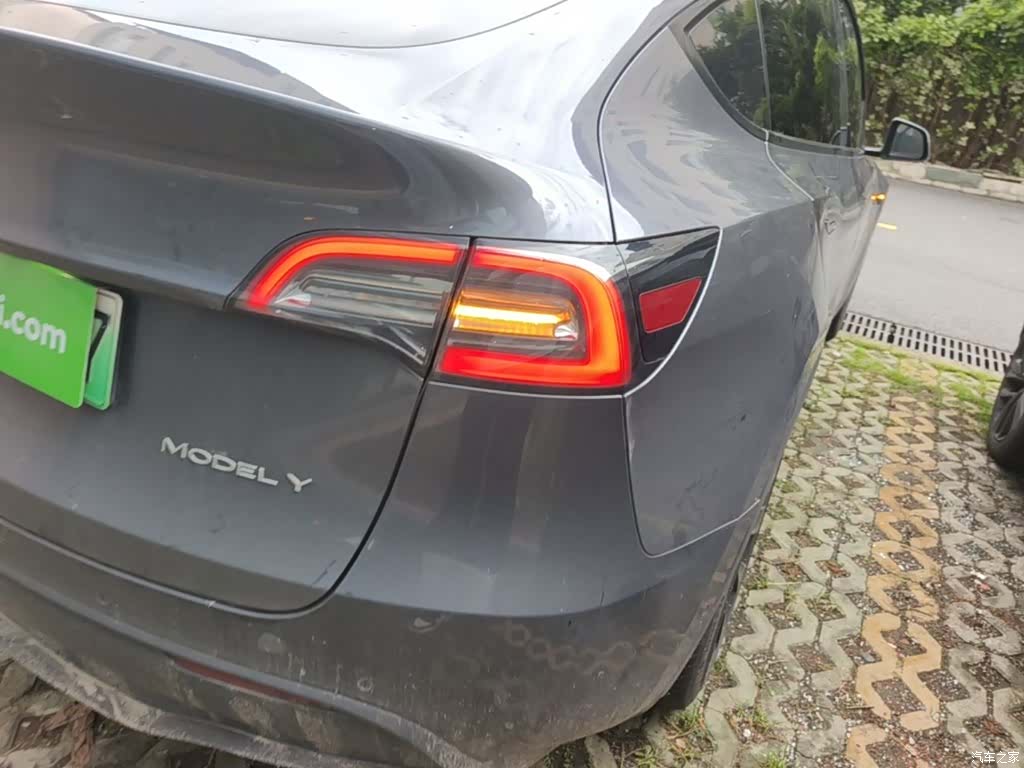 Tesla Model Y, 2021 24