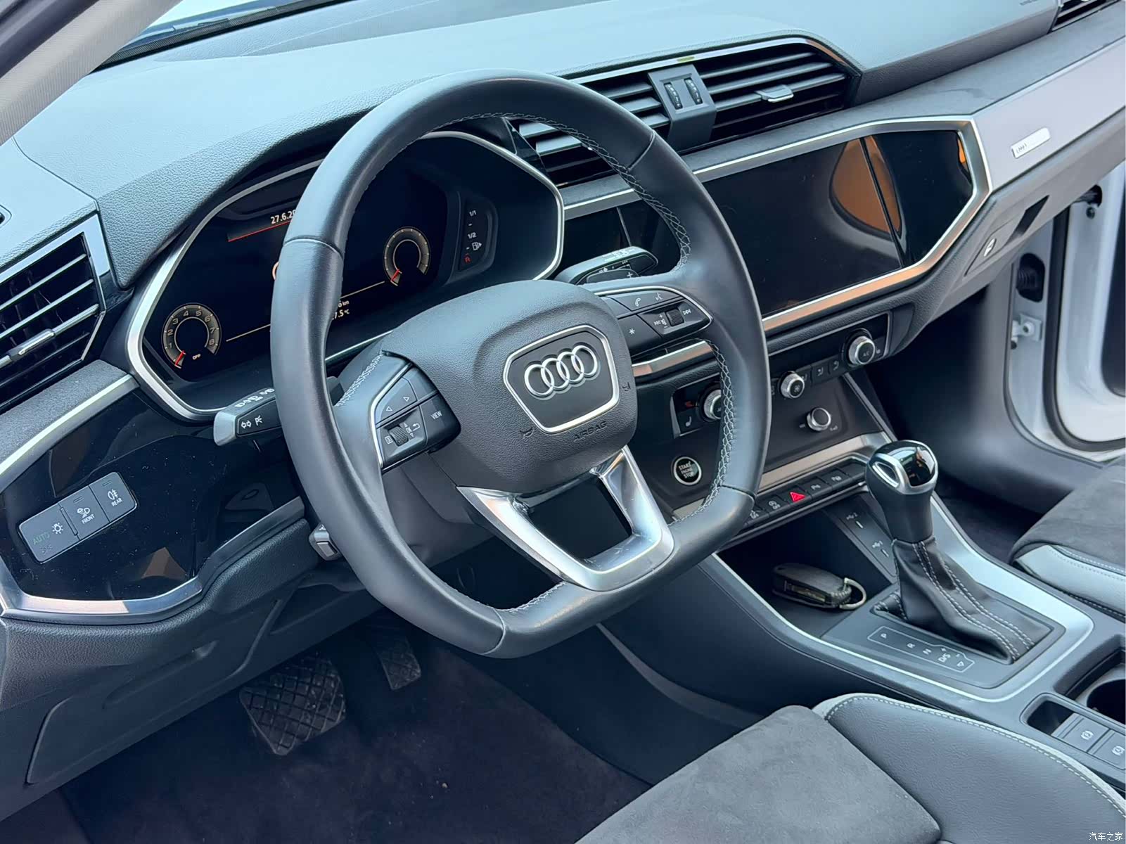 Audi Q3, 2023 11