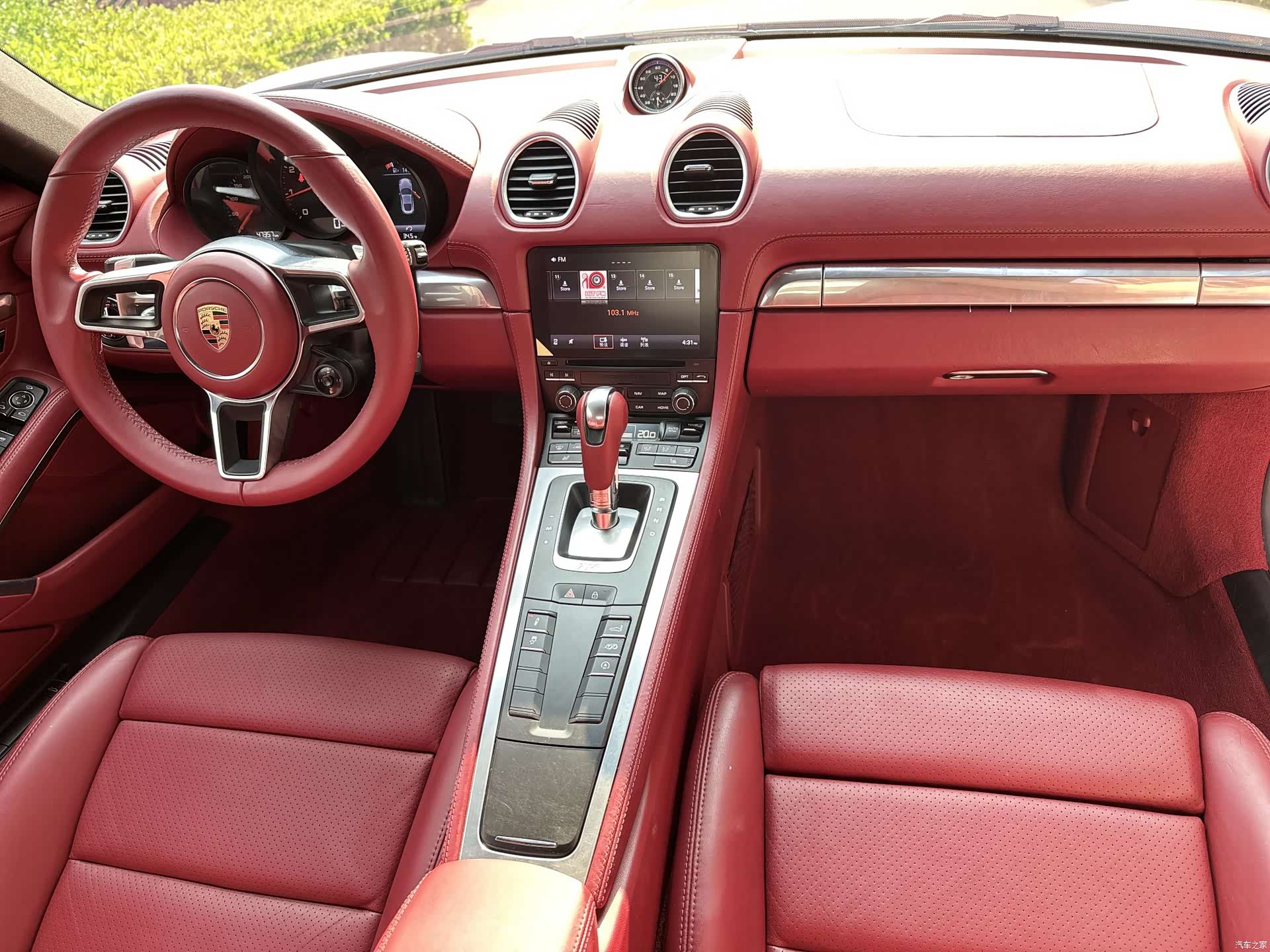 Porsche Cayman, 2019 11