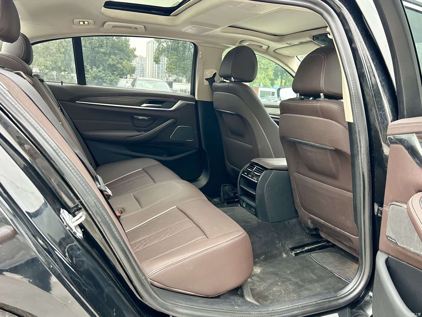BMW 5 Series, 2023 16