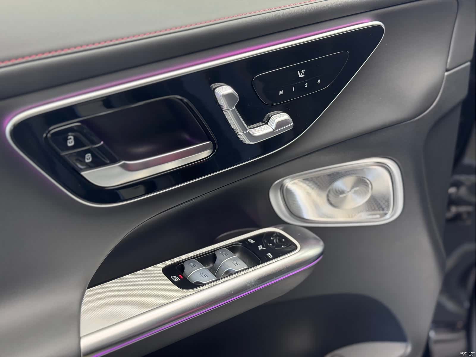 Mercedes-Benz GLC, 2025 12