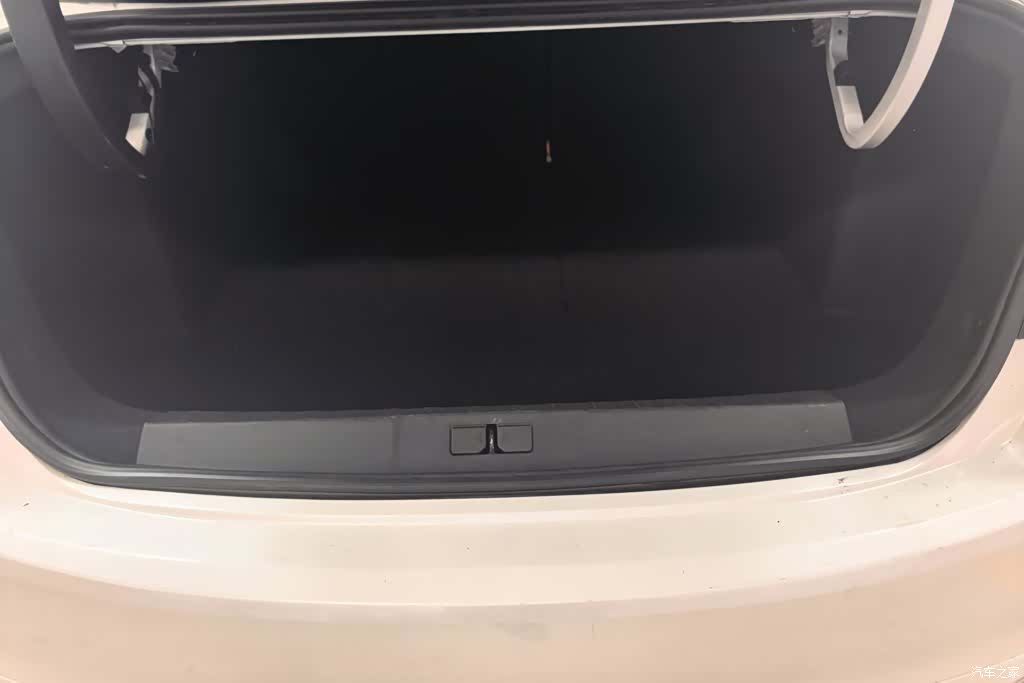 Peugeot 408, 2017 4