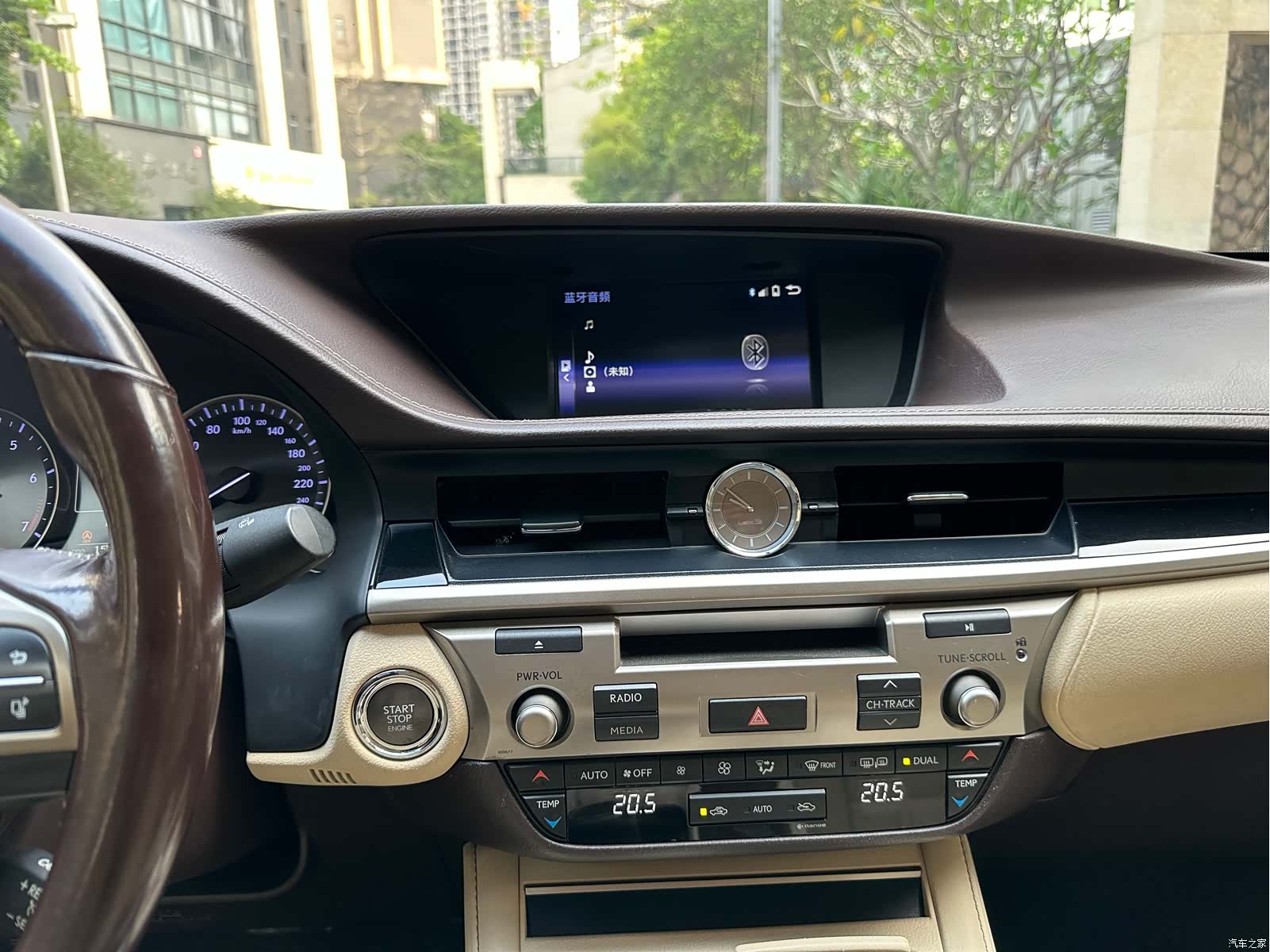 Lexus ES, 2016 21