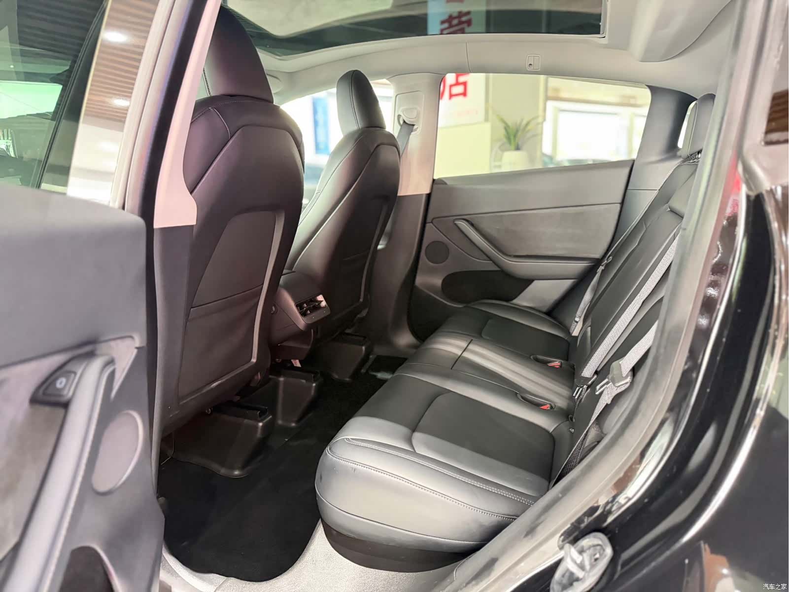 Tesla Model Y, 2022 9