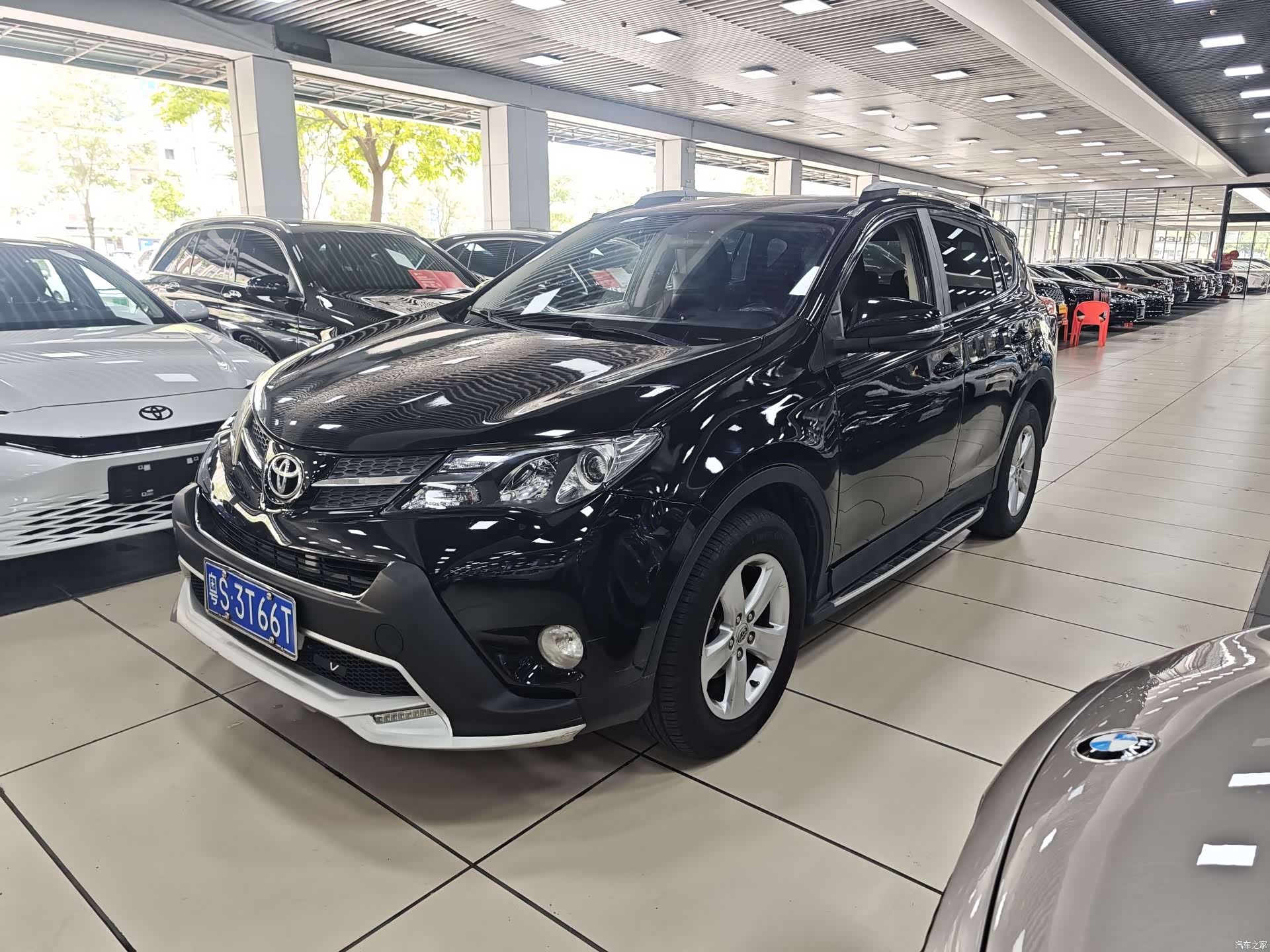Toyota RAV4, 2014 1