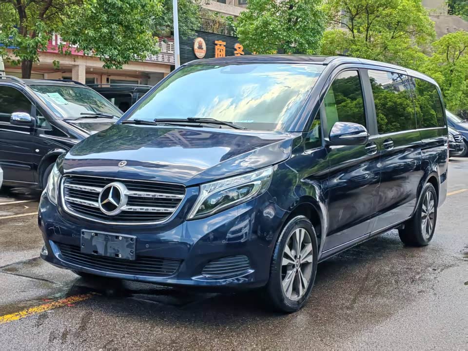 Mercedes-Benz V-class