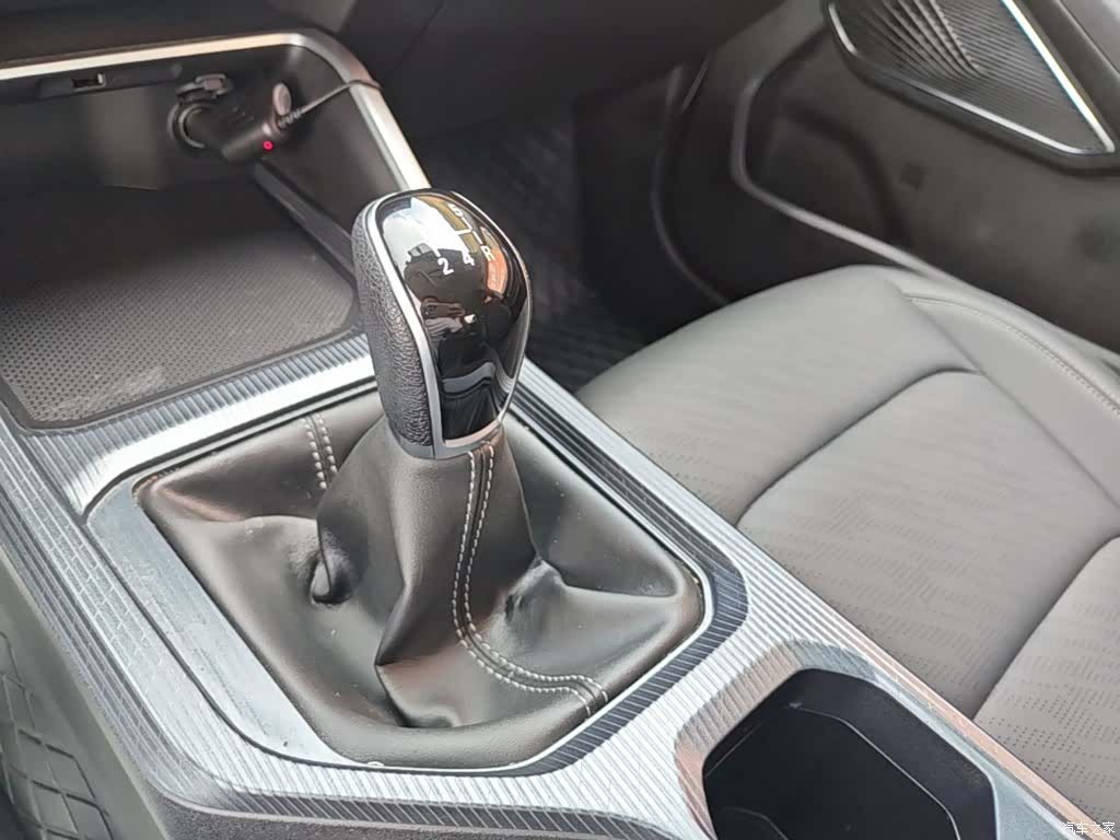 Geely Emgrand, 2024 14