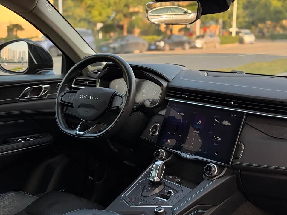Lynk & Co 05