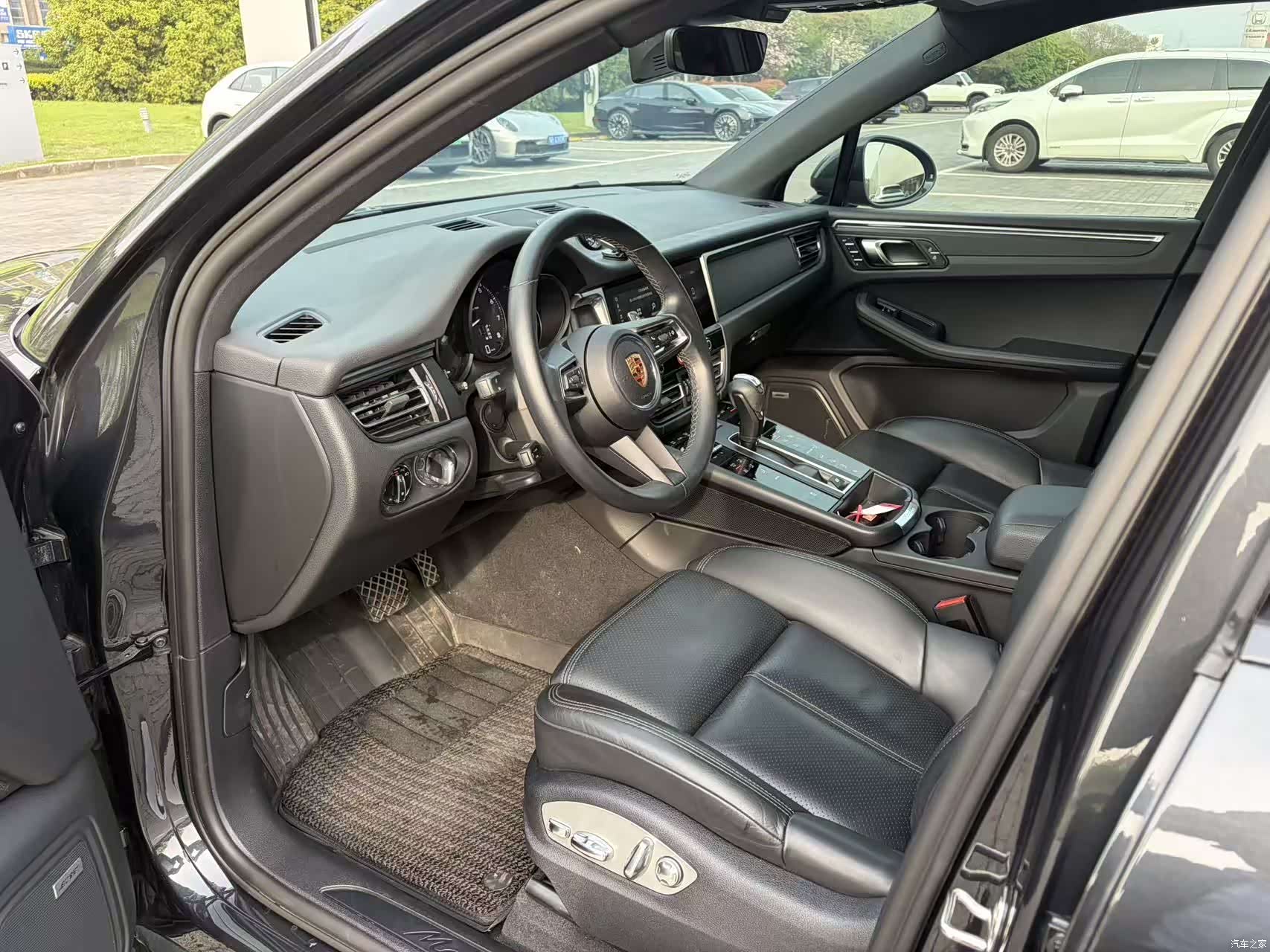 Porsche Macan, 2022 11