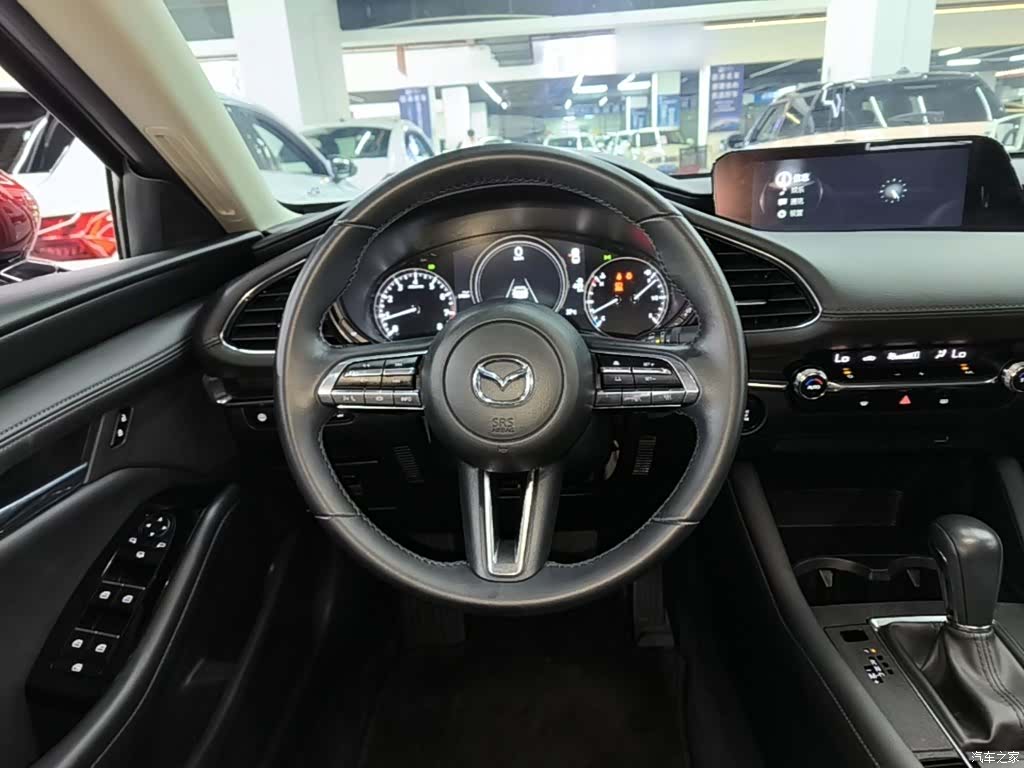 Mazda Mazda3, 2023 11
