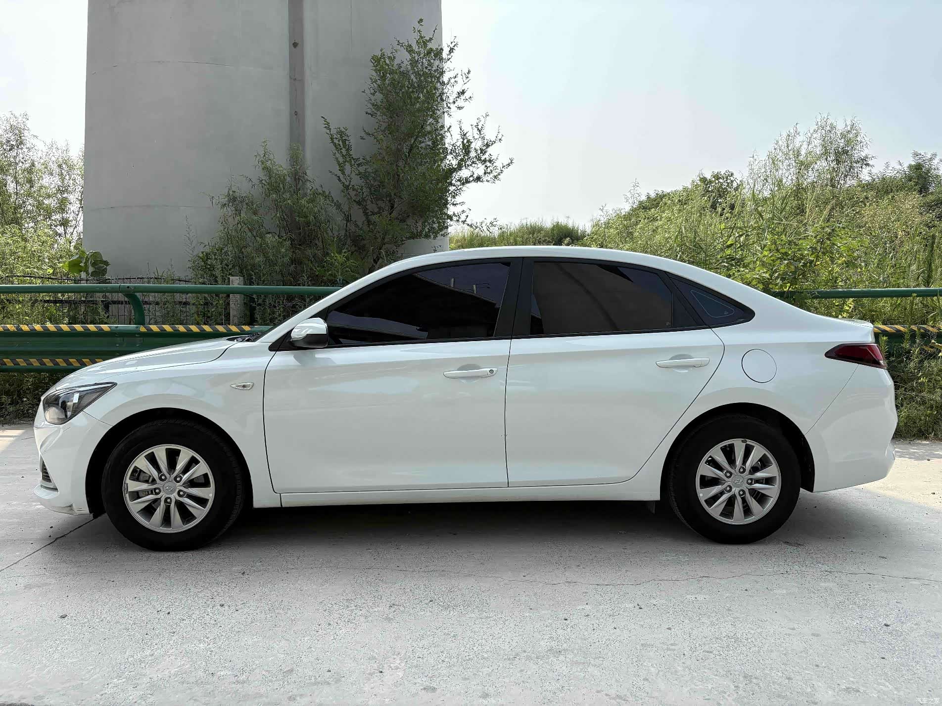 Hyundai GL, 2022 все фото