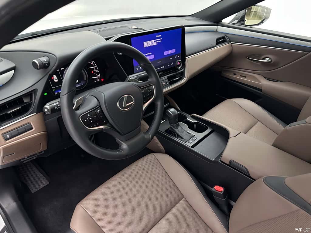 Lexus ES, 2025 17