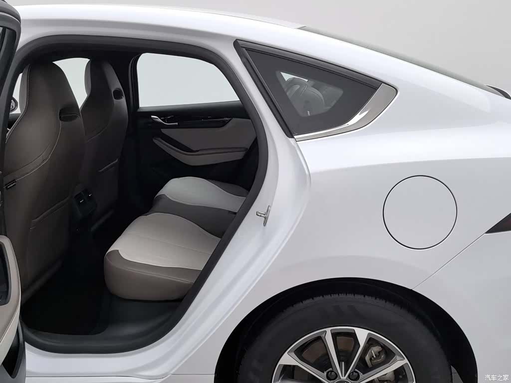 BYD Qin, 2023 15