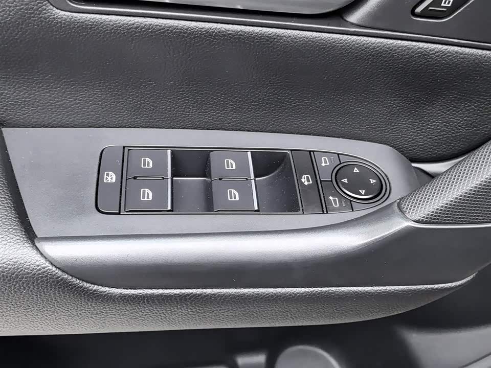 Mazda CX-50 line also