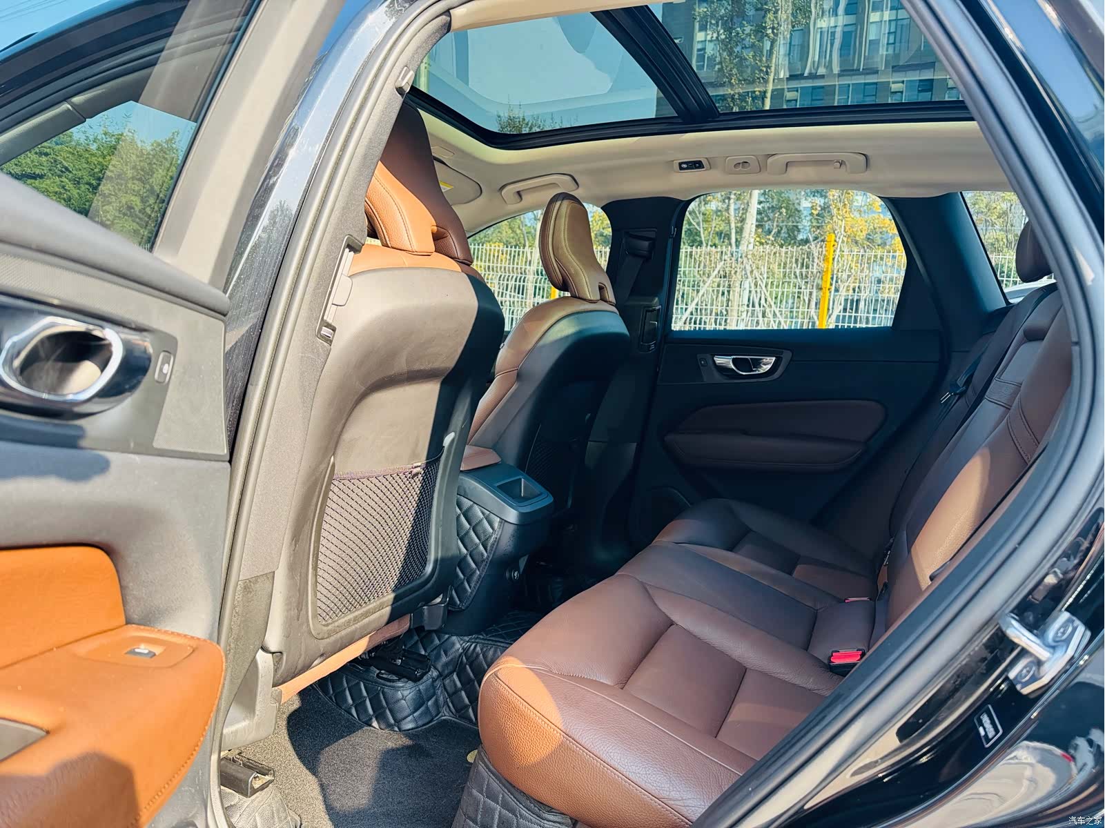 Volvo XC60, 2019 все фото