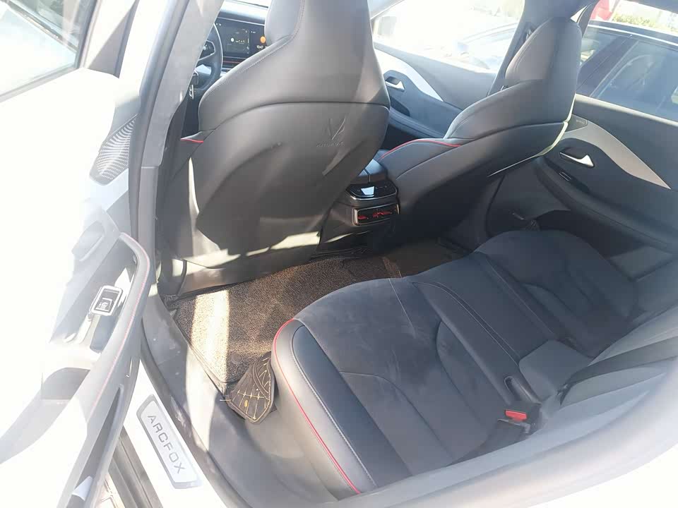 ARCFOX Polar Fox Alpha S