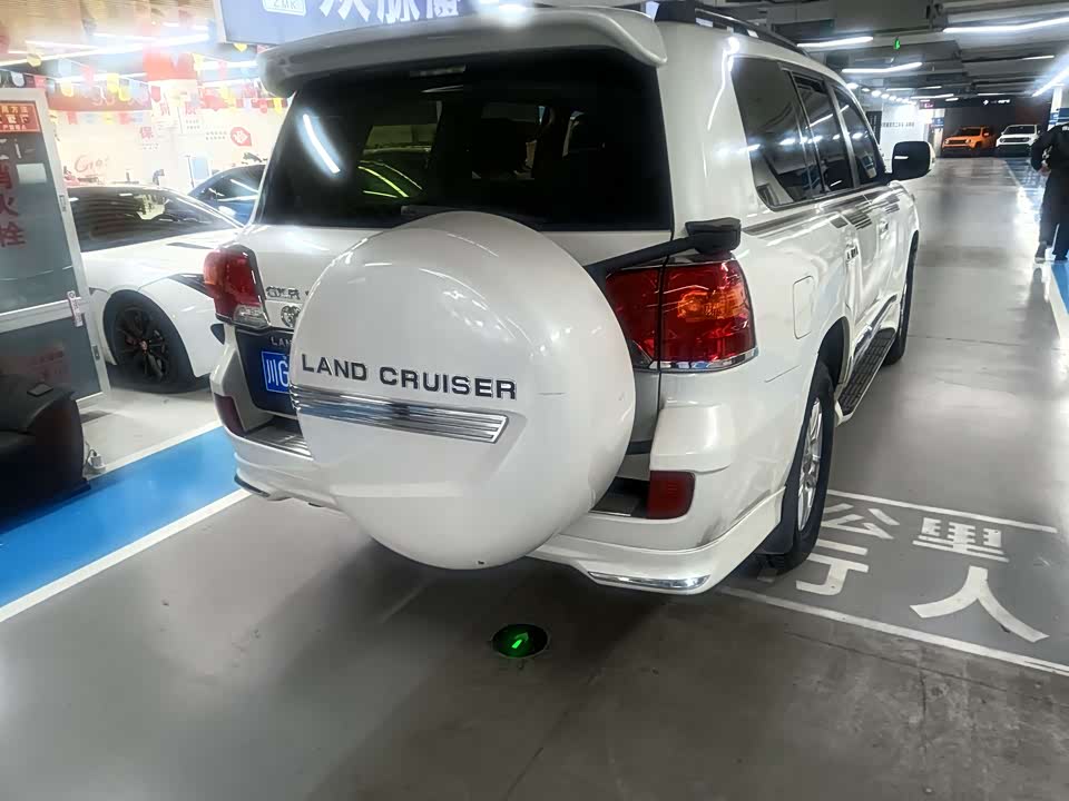 Toyota Land Cruiser