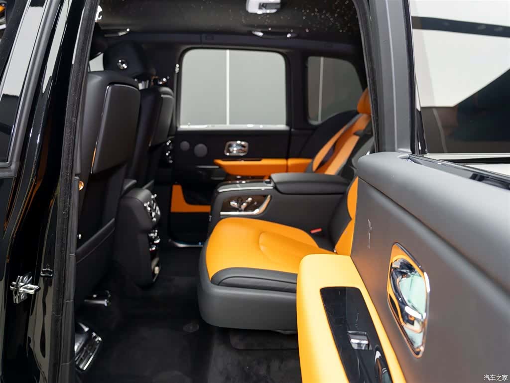 Rolls-Royce Cullinan, 2022 11