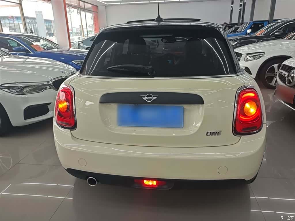 Mini ONE, 2019 6