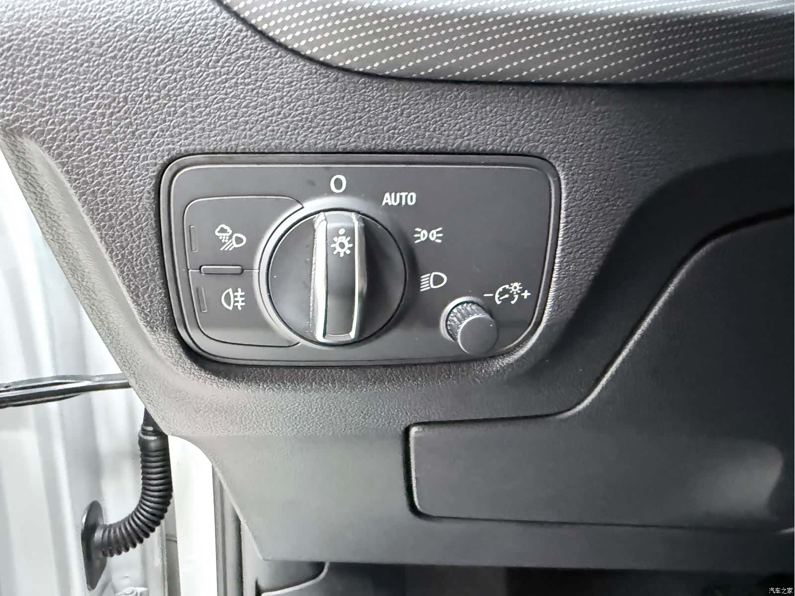 Audi Q2L, 2023 17