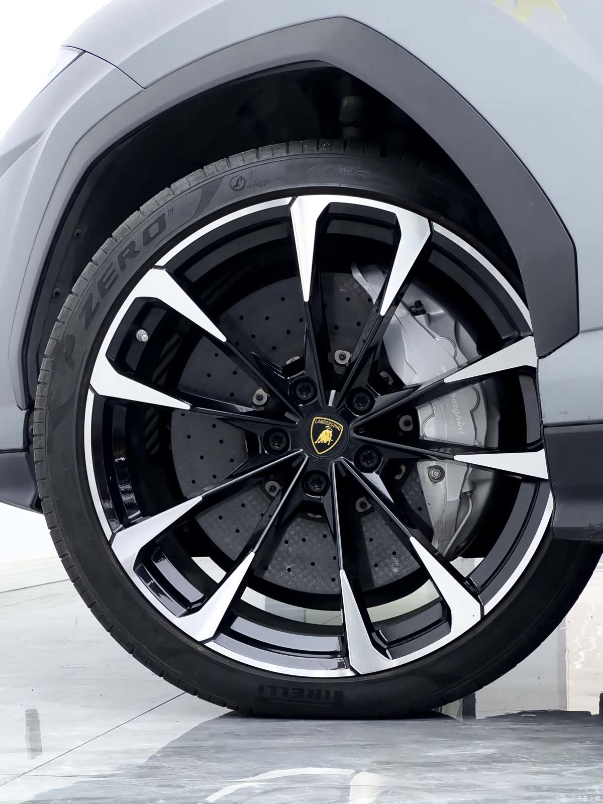 Lamborghini Urus, 2019 8