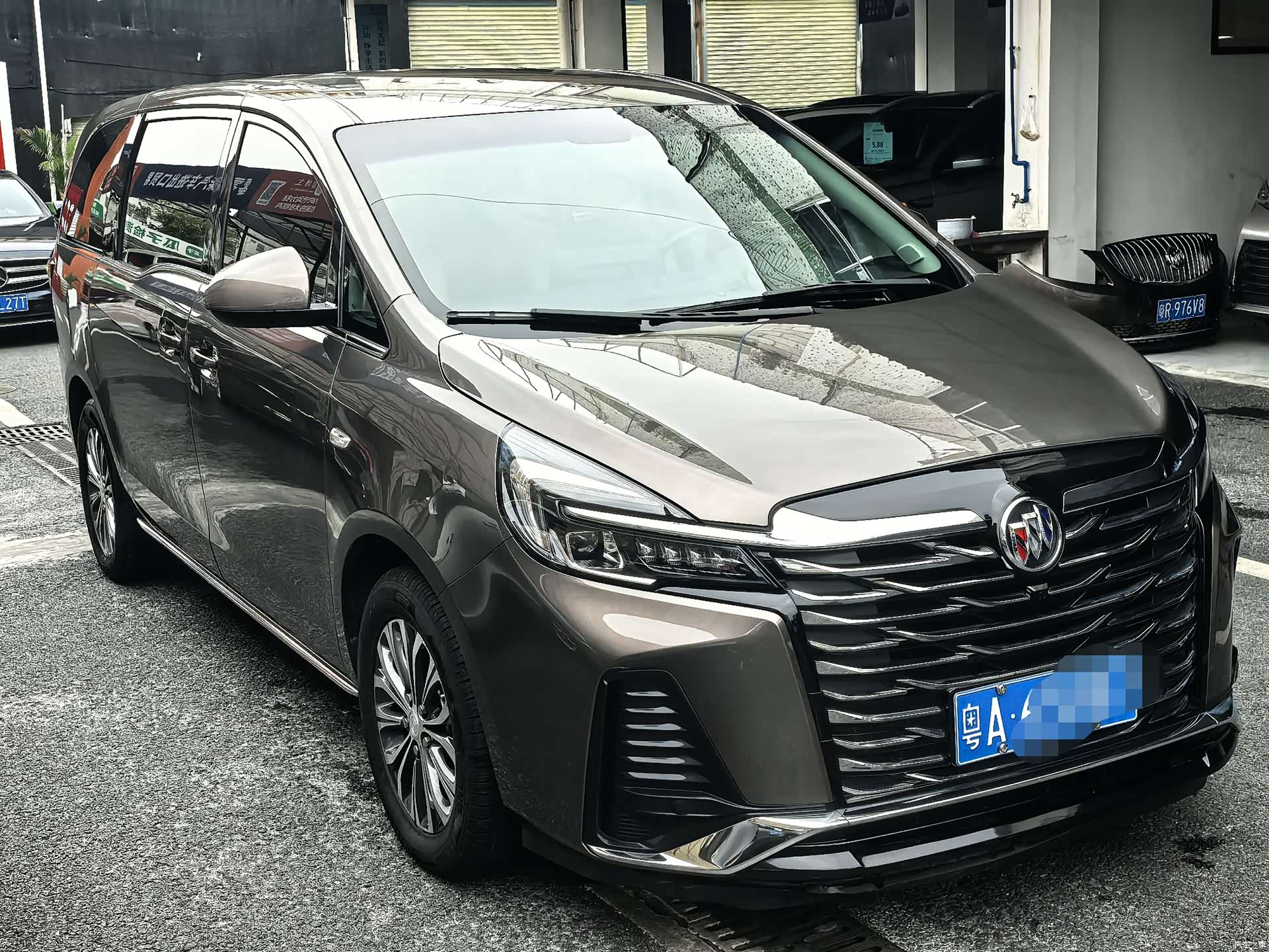 Buick GL8, 2022 3