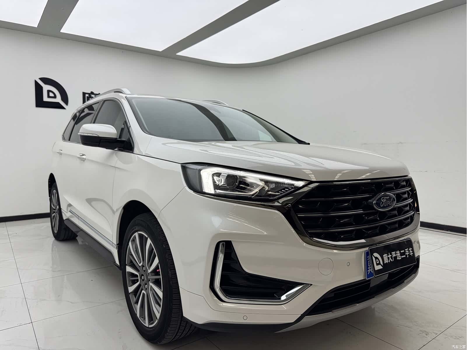 Ford Edge, 2022 3