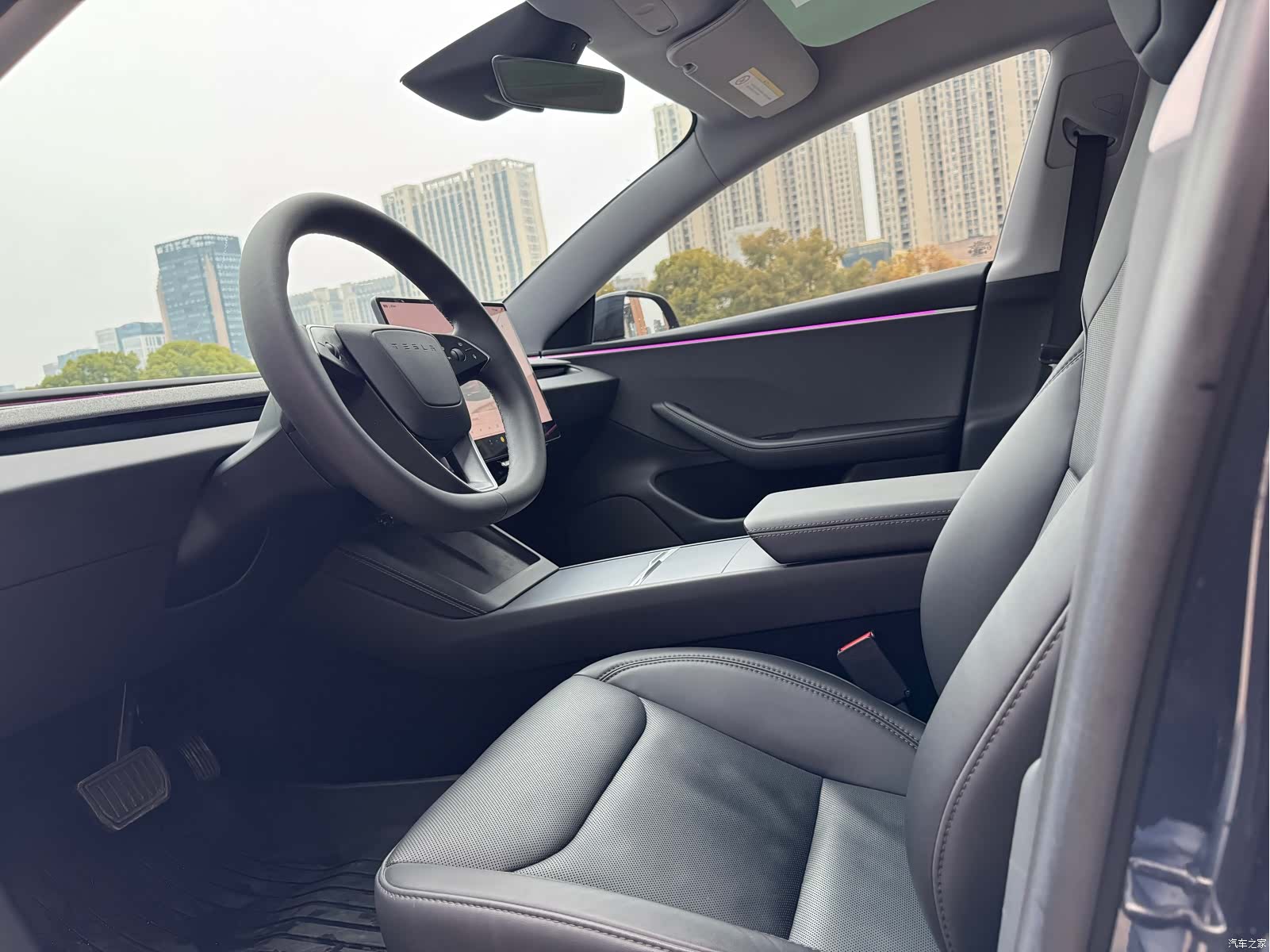 Tesla Model 3, 2025 9