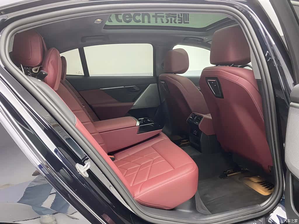 BMW i5, 2025 21
