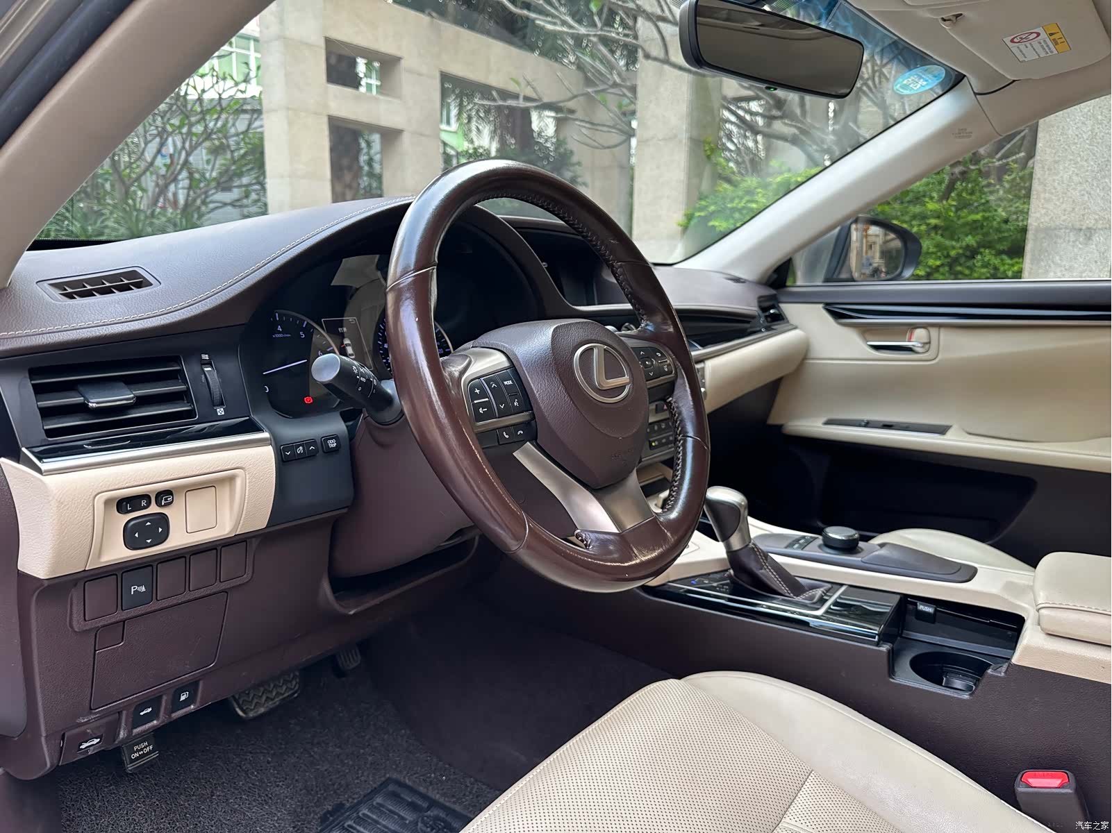 Lexus ES, 2016 16