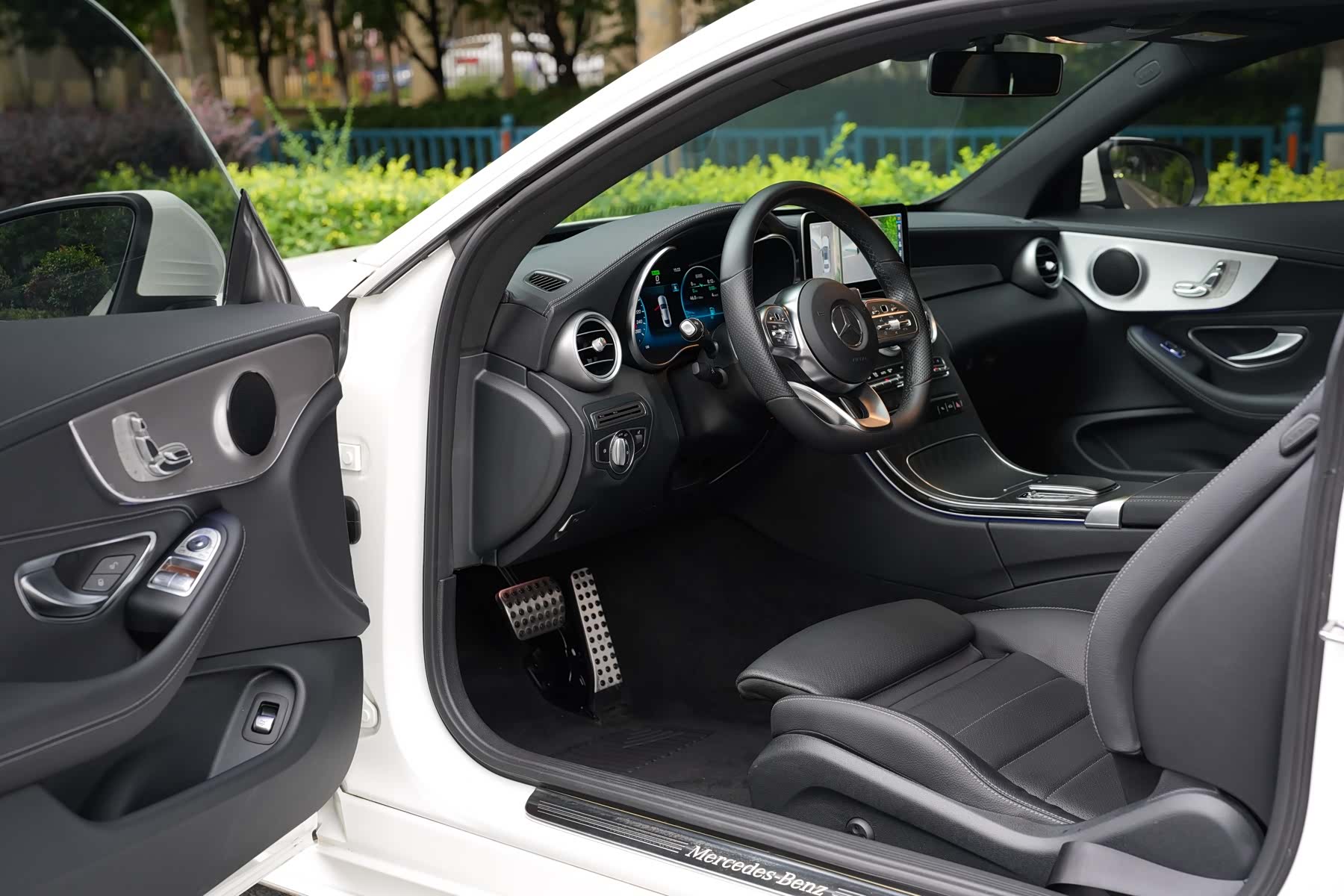 Mercedes-Benz C-Class, 2019 16