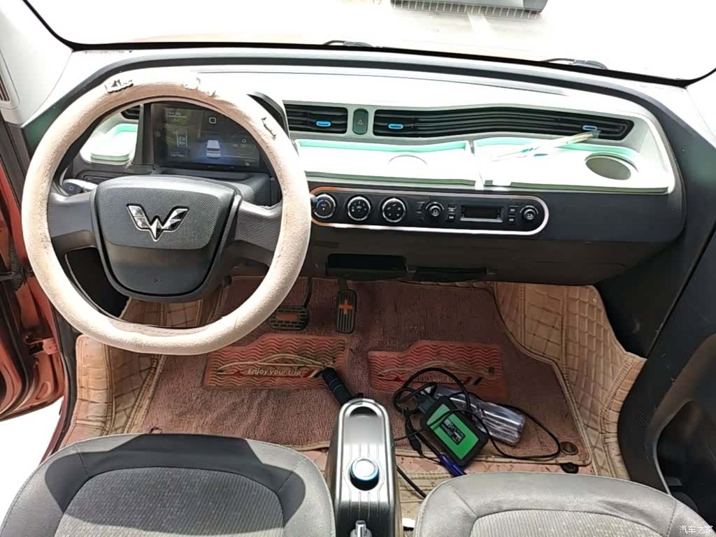 Wuling MINIEV, 2020 10