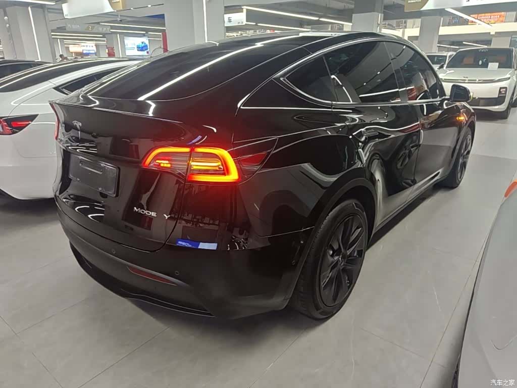 Tesla Model Y, 2022 7