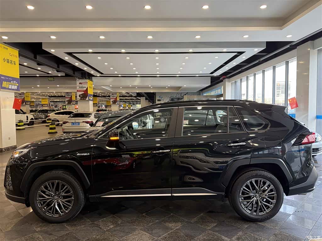 Toyota Wildlander, 2023 11