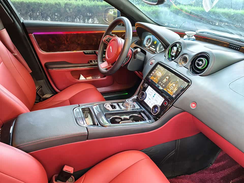 Jaguar XJ Jaguar XJ