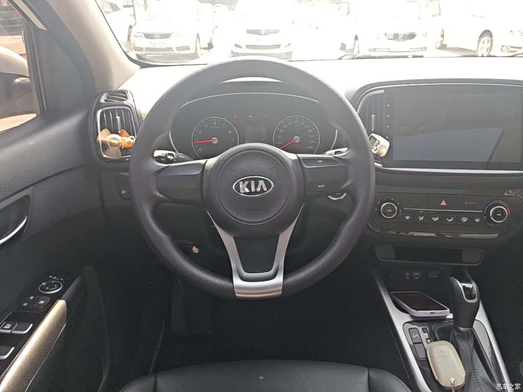 Kia KX3, 2016 11