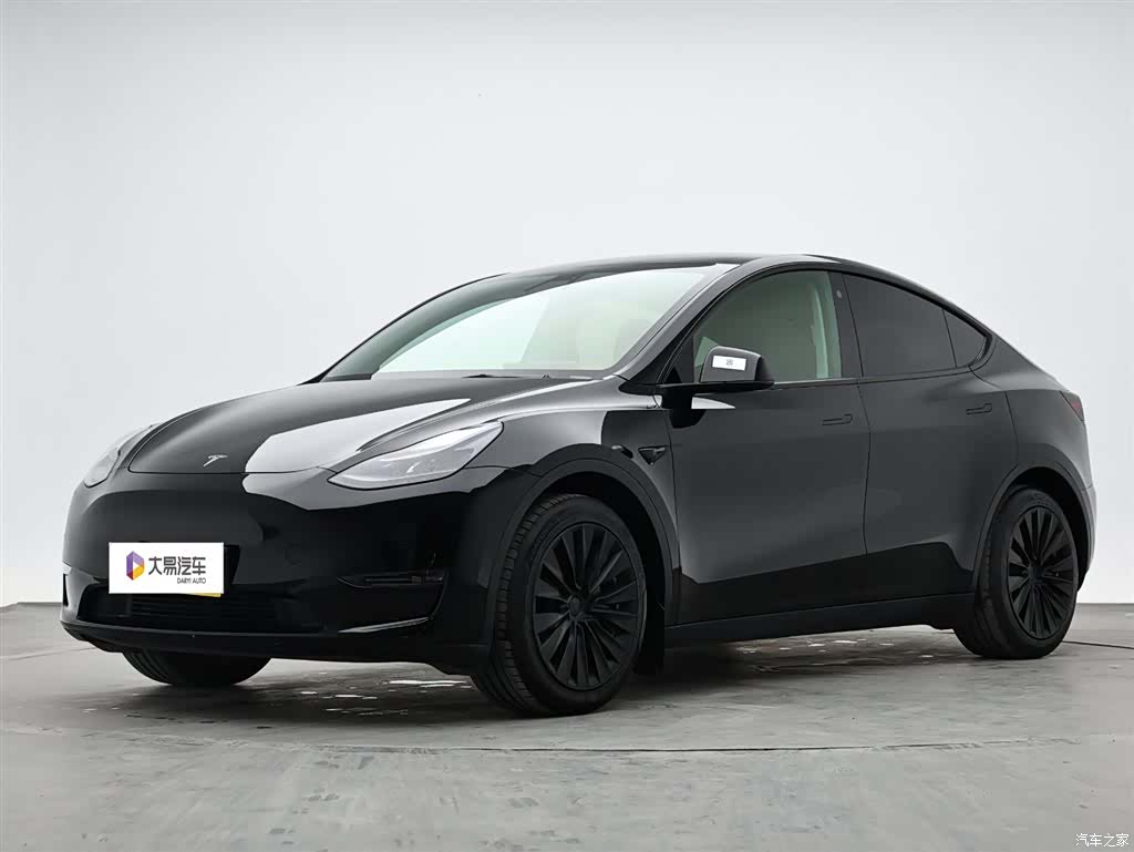 Tesla Model Y, 2021 1