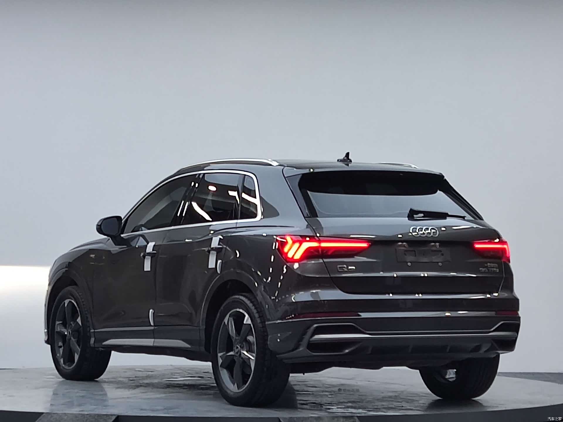Audi Q3, 2023 4